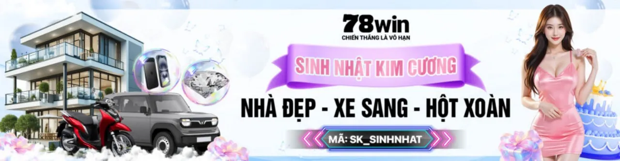 Bàn Baccarat với các lá bài và chip cược tại kingbet86pro